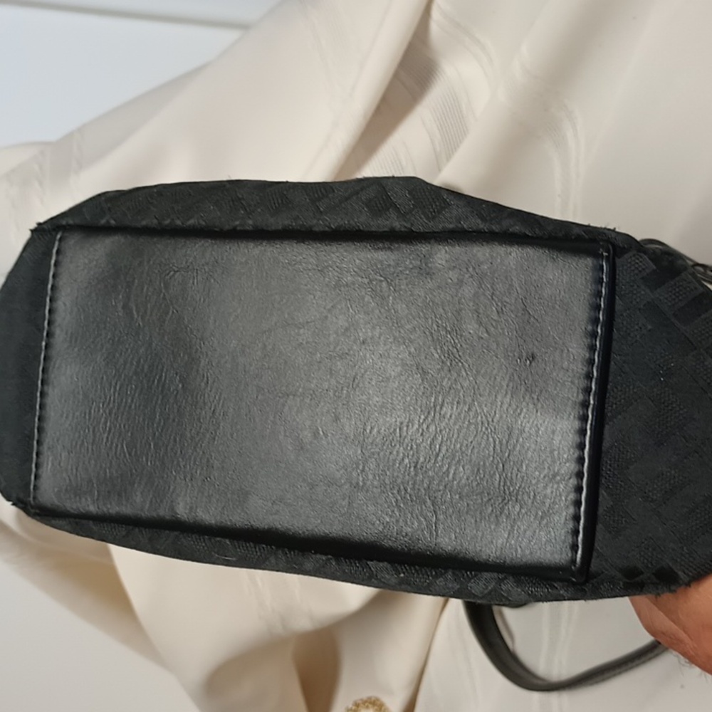 Tommy Hilfiger Shoulder Bag - Picture 8 of 9